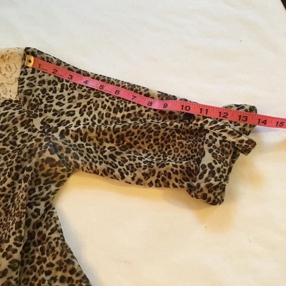 Sheer Cheetah Print With Lace Button Front Top Size M - Picture 6 of 9
